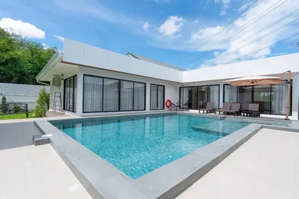 San Kamphaeng Pool Villa